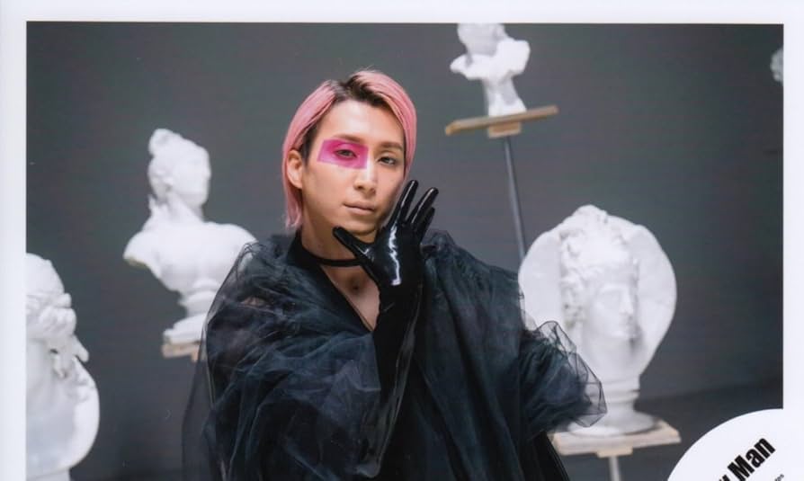 Amazon.co.jp: Snow Man 公式 生 写真（佐久間大介）SM02641